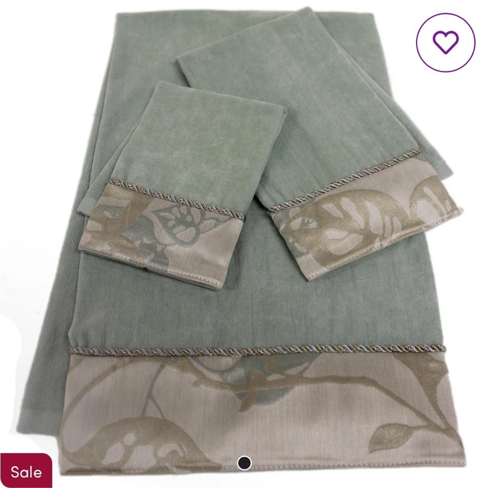 Paradisio By Shelly Kline Decorative 3 Piece Towel Set. Hand, Bath and Fingertip